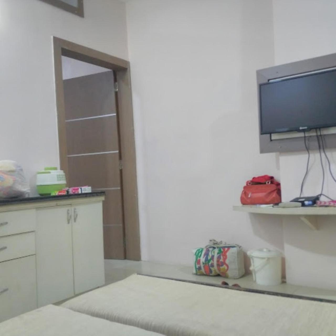 מלון Divya Jyot Residency בהוי מראה חיצוני תמונה